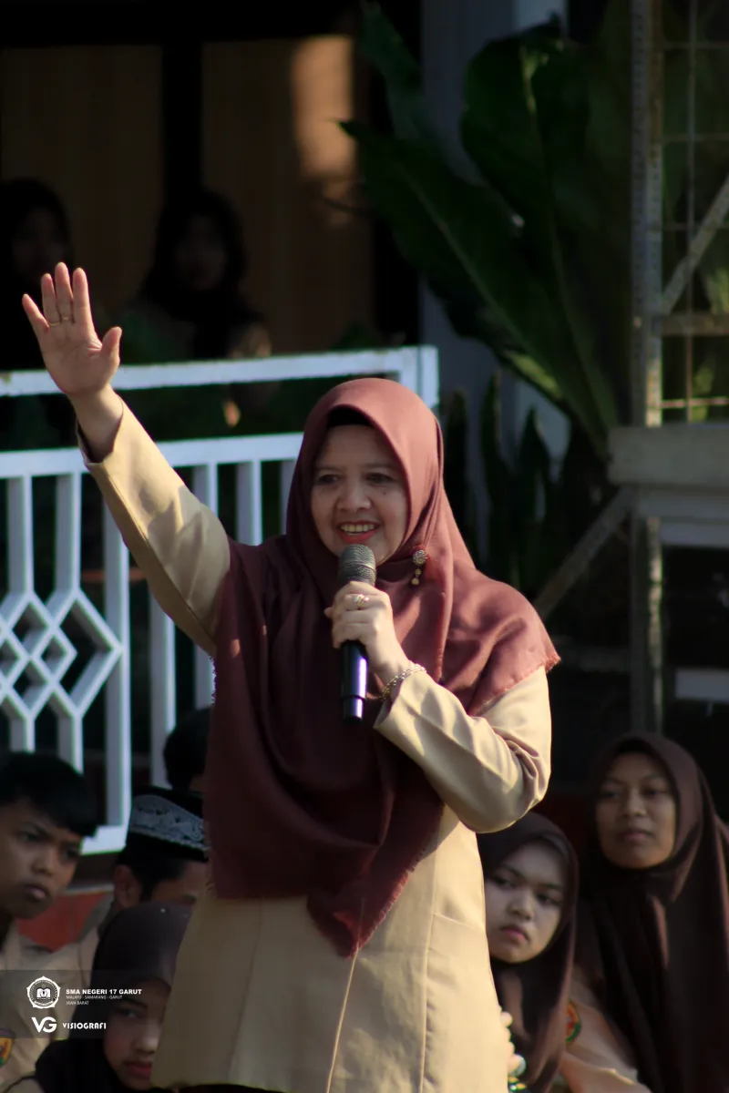 Menjaga Lisan di Era Digital: Nasihat Inspiratif Ibu Eneng Indra Sartika untuk Generasi Z SMAN 17 Ga